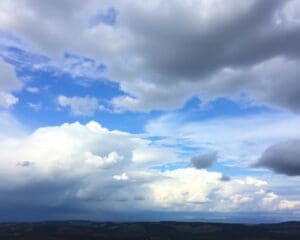 Warum ändern sich Wolkenformationen?