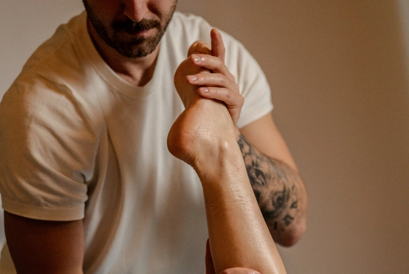 Heilpraktiker bei der Massage heilpraktiker-deniz-stitz